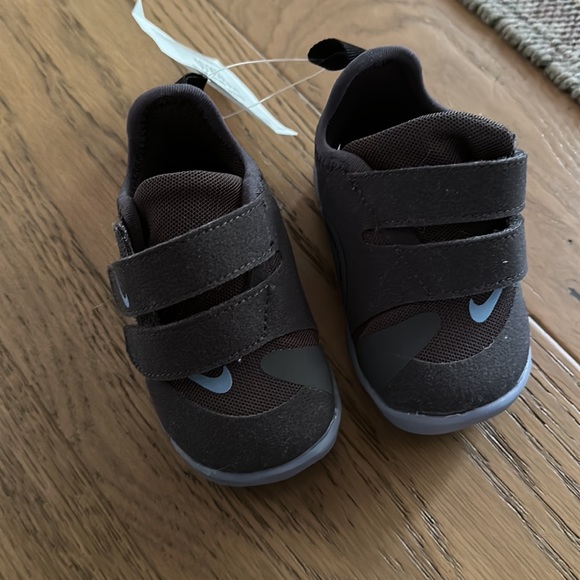 Nike Free - Picture 2 of 5